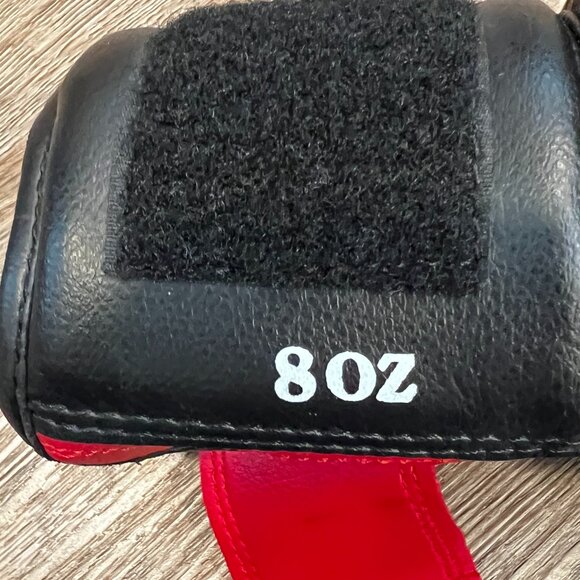 ProForce Leatherette Boxing Gloves 8oz - Picture 4 of 5